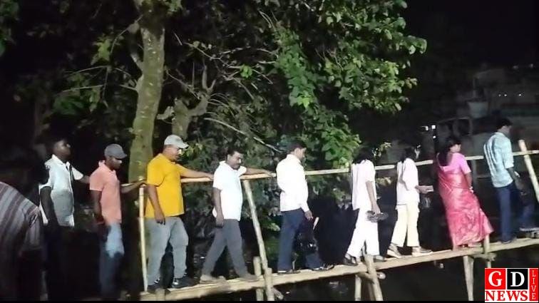 शिलान्यास को बीता एक साल, फिर भी मसना नदी पर पुल का काम शुरू नहीं — डीसी को सौंपा गया ज्ञापन। 13 image editor output image240462873 17606213059923207550010075705153