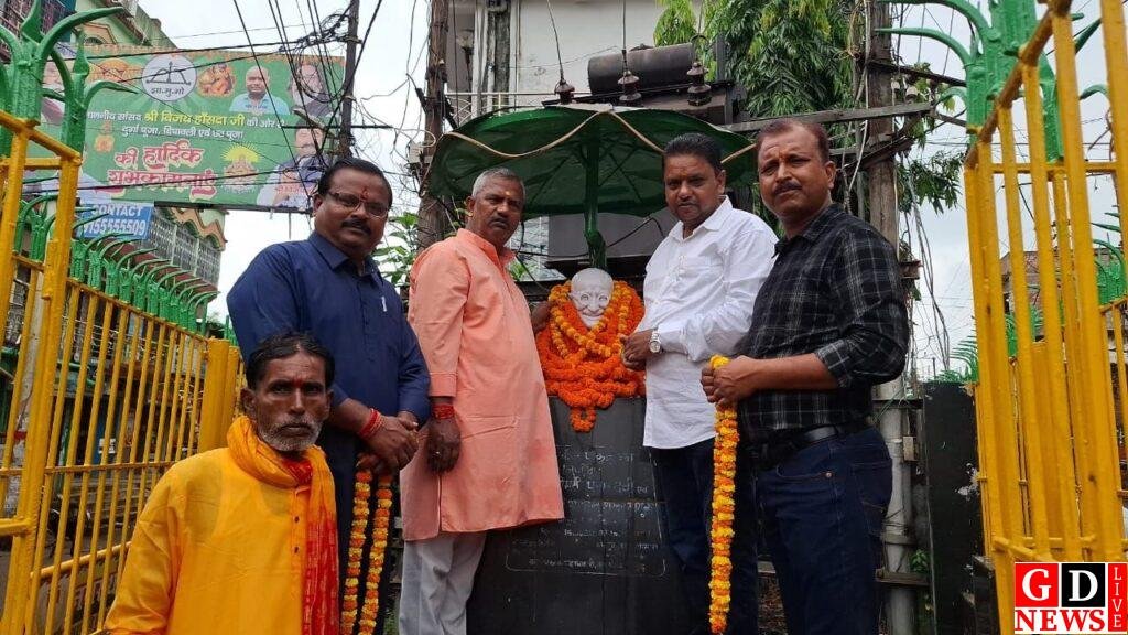 गांधी-शास्त्री जयंती पर पाकुड़ में भाजपा, कांग्रेस और झामुमो ने दी श्रद्धांजलि। 14 img 20251002 wa00172330911336614046079