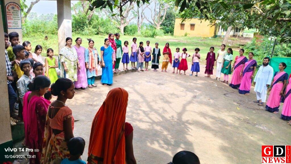 आंगनवाड़ी केंद्र में पोषण अभियान के तहत गोद भराई और अन्न प्राशन कार्यक्रम आयोजित। 13 img 20251004 wa00726562470128187334840