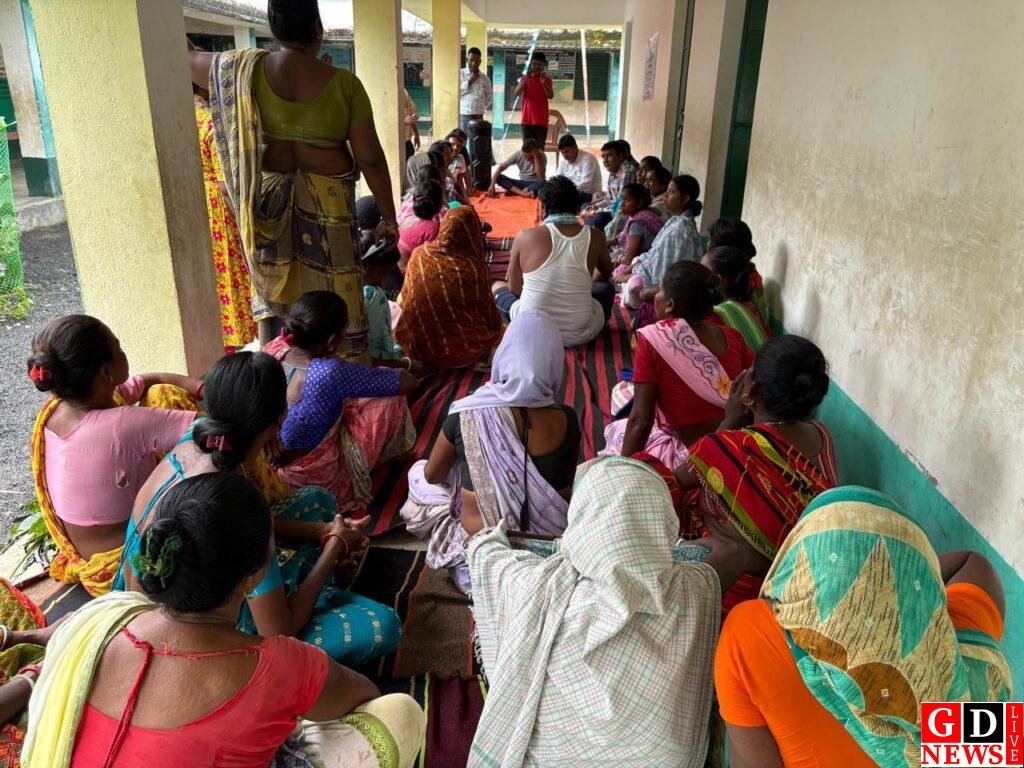 अमरापारा के सभी गांवों में विशेष ग्रामसभा संपन्न, 2030 तक के विकास कार्यों पर बना रोडमैप 13 img 20251004 wa0074851917920688297111