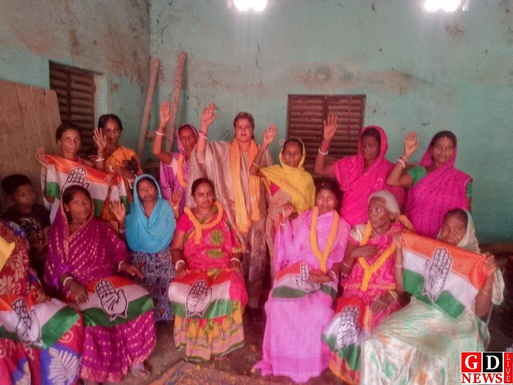 कांग्रेस की विचारधारा से प्रभावित होकर दो दर्जन से अधिक महिलाएं हुईं पार्टी में शामिल। 14 img 20251006 wa00095107427980614960810