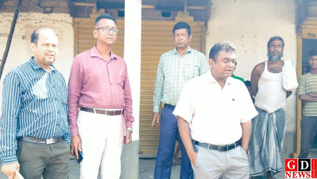 खबर का असर: फर्जी आधार कार्ड बनाने वालों पर प्रशासन की कार्रवाई, कई ठिकानों पर छापेमारी। 14 img 20251012 wa00151695154459833205375