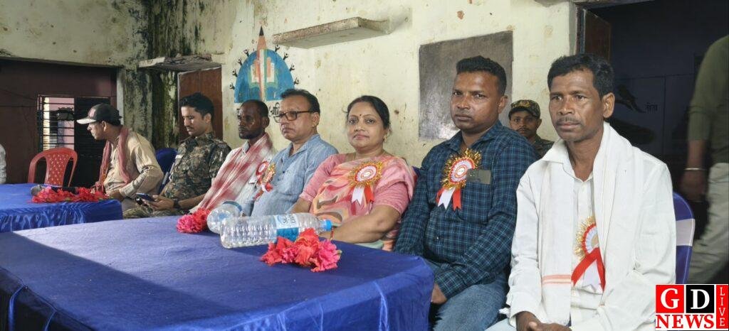 सागबाडिया में पारंपरिक उत्साह के साथ लुखी मेला, जिप अध्यक्ष जूली हेंब्रम ने किया उद्घाटन। 13 img 20251013 wa00323095754529577962869