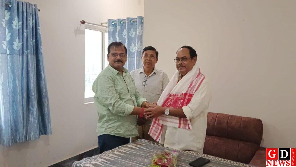 कांग्रेस महासचिव ने पाकुड़ में कुमार सरकार को जिला अध्यक्ष पद पर पुनः नियुक्ति पर दी बधाई 15 img 20251016 wa00308784532282429717337