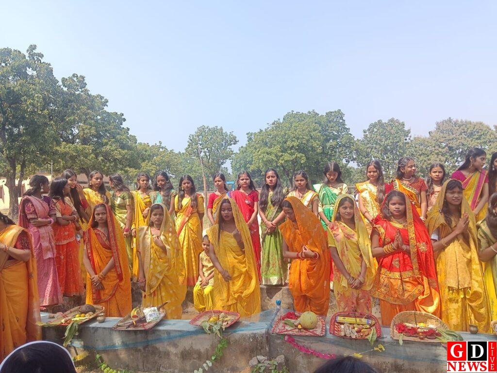 सरस्वती शिशु विद्या मन्दिर कुन्दरिया, सारूबेडा मे दीपावली एवं छठ पूजा की रही शोभा 16 img 20251018 wa0095133479702075635471