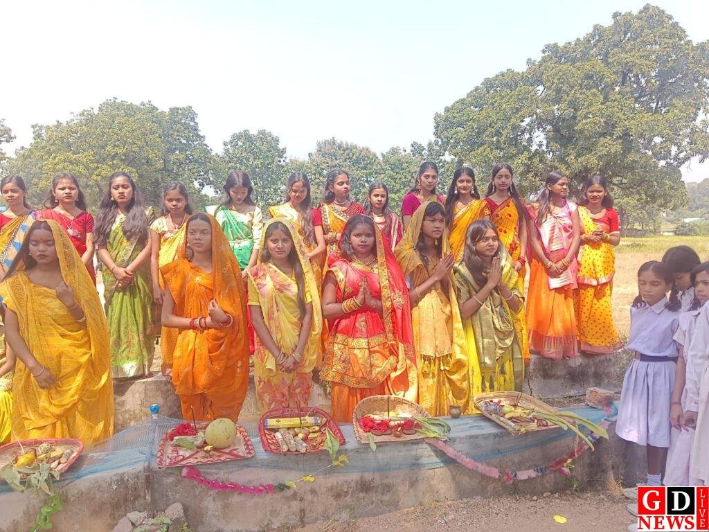 सरस्वती शिशु विद्या मन्दिर कुन्दरिया, सारूबेडा मे दीपावली एवं छठ पूजा की रही शोभा 13 img 20251018 wa00981174377071920228393