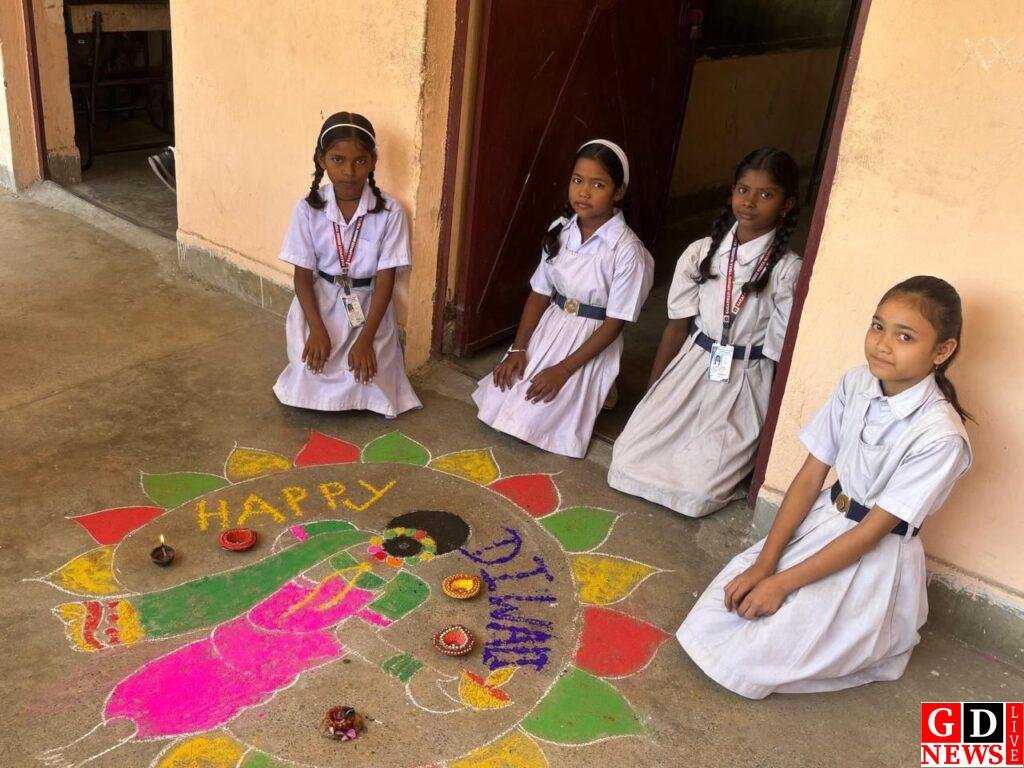 सरस्वती शिशु विद्या मन्दिर कुन्दरिया, सारूबेडा मे दीपावली एवं छठ पूजा की रही शोभा 14 img 20251018 wa01368418774136712287520