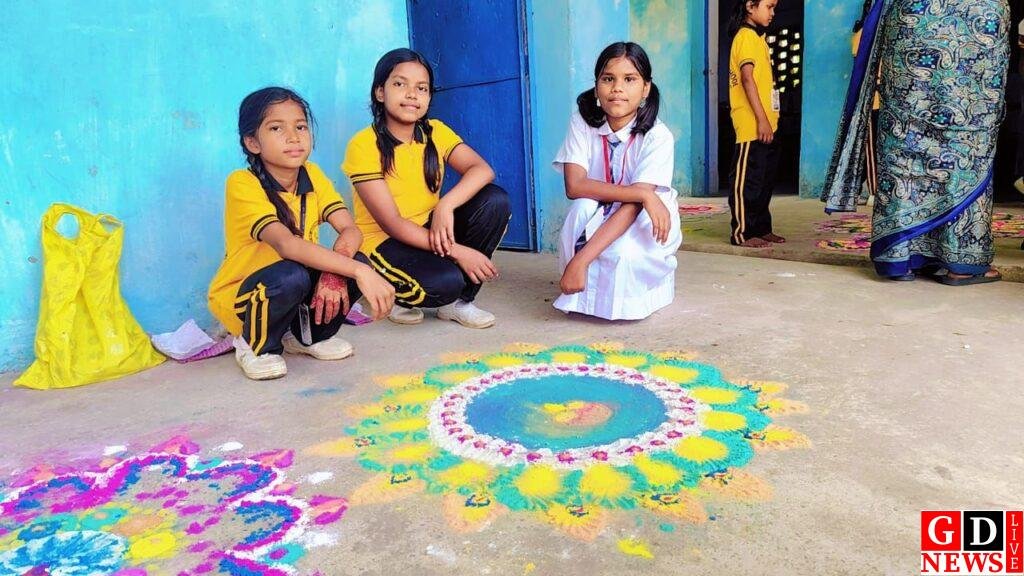 सेंट मैथ्यू स्कूल, ललपनिया में रंगोली बनाओ प्रतियोगिता का आयोजन हुआ 13 img 20251018 wa01566491577088607667752