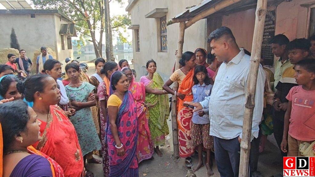 प्यादापुर में खराब चावल बंटने पर हंगामा, कार्डधारियों ने राशन लेने से किया इनकार। 14 img 20251019 wa00163926654402105902330