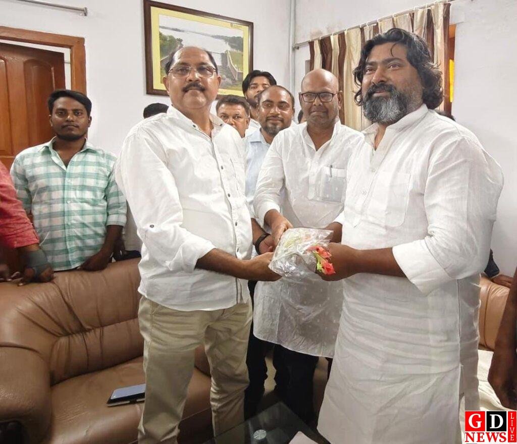 राजमहल सांसद विजय हांसदा ने सुनी जनता की समस्याएं, अधिकारियों को दिए त्वरित कार्रवाई के निर्देश। 14 img 20251023 wa00185131674198074172511