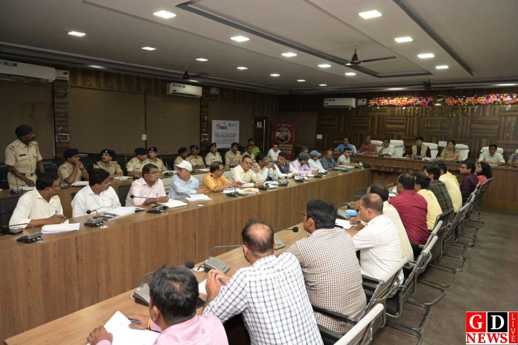 कारा सुरक्षा पर उपायुक्त सख्त, जेल में प्रतिबंधित वस्तुओं पर पूरी तरह रोक लगाने का निर्देश। 13 img 20251031 wa00073777020069573817524