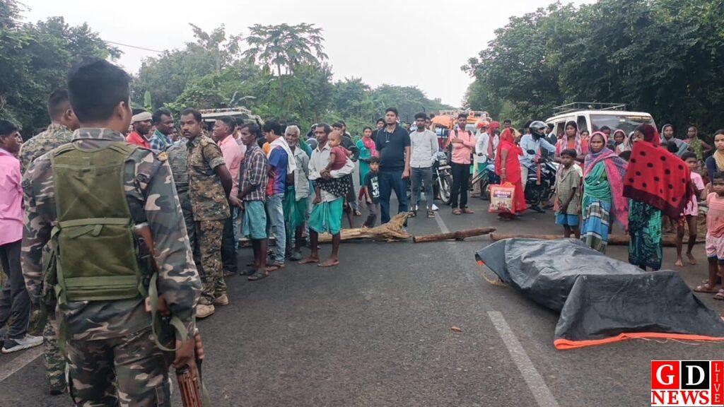 सड़क हादसे में घायल बच्ची की इलाज के दौरान मौत, शव रखकर ग्रामीणों ने किया सड़क जाम। 14 img 20251031 wa00685645776996337715060