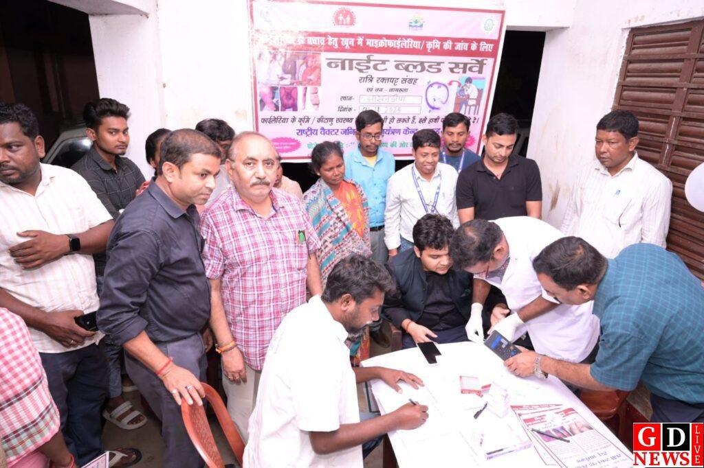 उपायुक्त मनीष कुमार बने मिसाल, खुद का ब्लड सैंपल देकर दिया फाइलेरिया मुक्त पाकुड़ का संदेश,किया नाइट ब्लड सर्वे का शुभारंभ। 13 img 20251102 wa00105165001167450764700