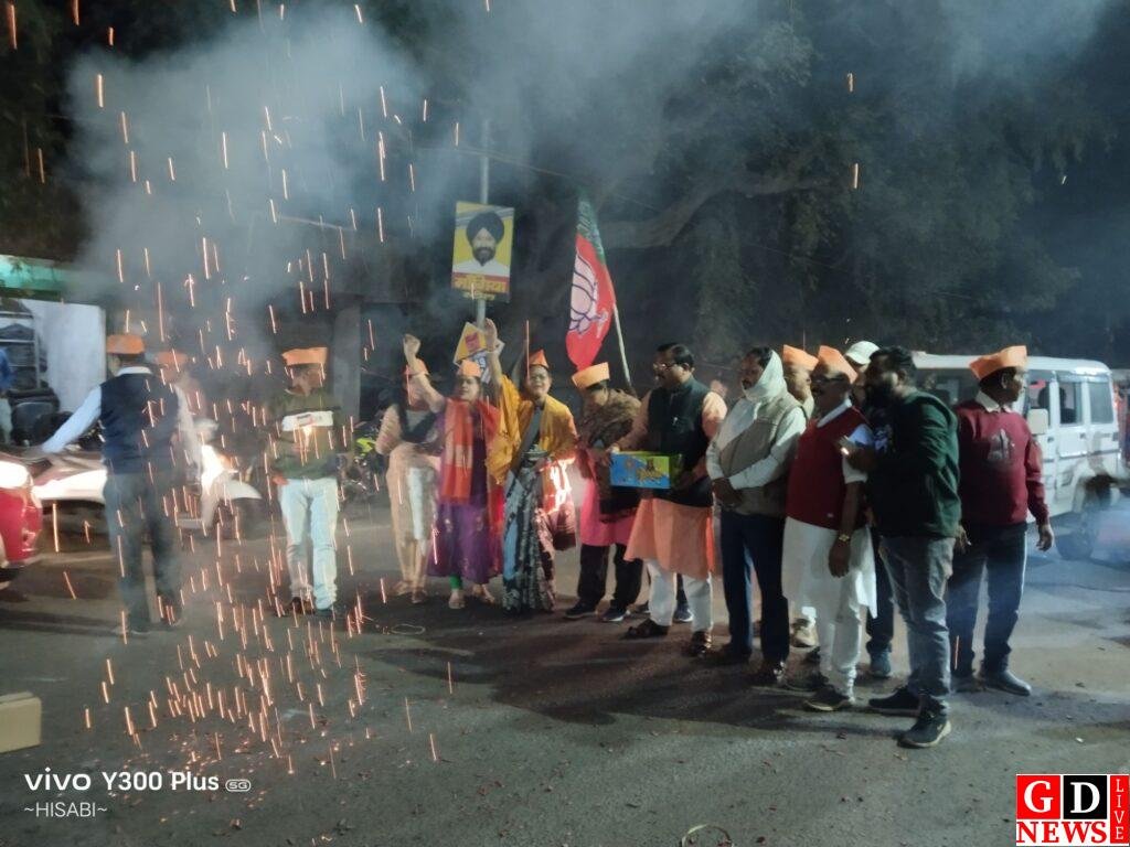 बिहार में एनडीए की प्रचंड जीत पर पाकुड़ में भाजपा कार्यकर्ताओं ने मनाया जश्न। 13 img 20251114 wa00392831046982029857723