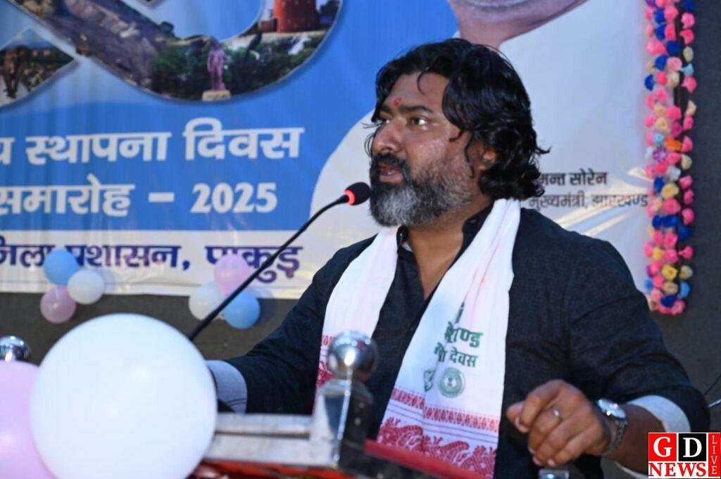 झारखंड स्थापना दिवस का भव्य समारोह, आंदोलनकारियों व उत्कृष्ट प्रतिभाओं को सम्मान। 16 img 20251115 wa00227368209317837540149