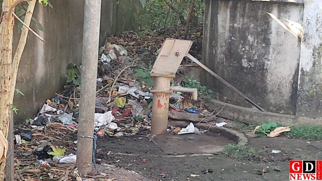 पाकुड़ पर ‘प्रगतिशील’ का लेबल भारी, जमीनी हकीकत में दम तोड़ती सफाई व्यवस्था 14 img 20251119 wa00014857438051186765749