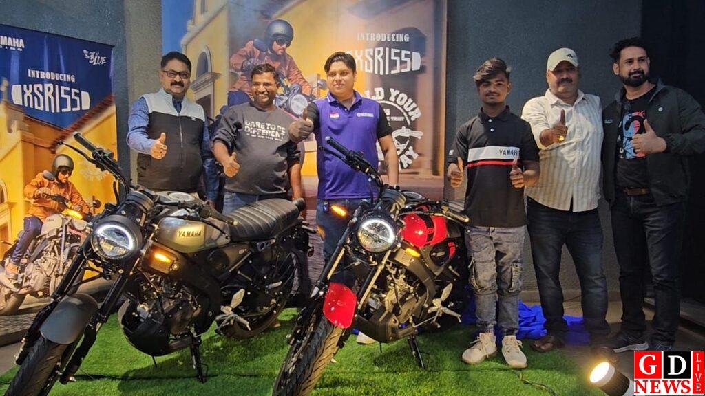 पाकुड़ में Yamaha XSR 155 की एंट्री, युवाओं में बढ़ी हलचल 13 img 20251121 wa00113167736924524437508 1