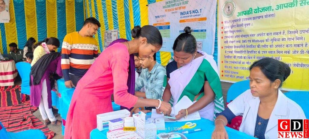 सरकारी योजनाओं का घर-घर तक पहुंचा कारवां: वार्ड 3, 4 और 5 में “आपकी सरकार–आपके द्वार” शिविर में उमड़ी भीड़। 13 img 20251122 wa00294875529763337721194