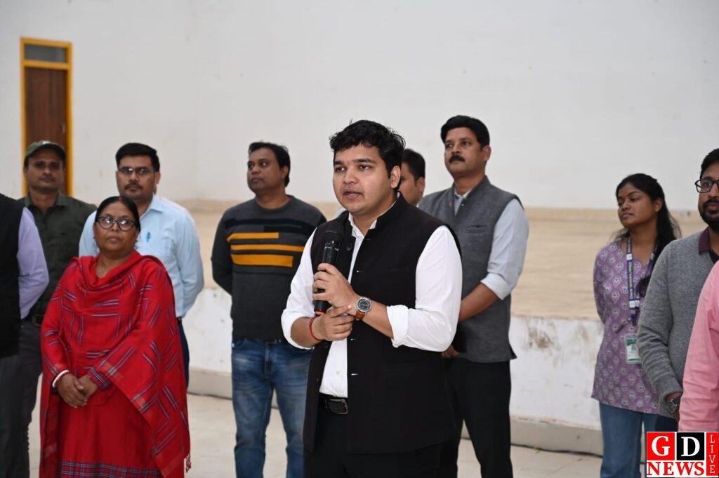 शांतिपूर्ण माहौल में “प्रोजेक्ट प्रयास” की पात्रता परीक्षा संपन्न, उपायुक्त ने लिया व्यवस्थाओं का जायजा। 13 img 20251123 wa00197730678788197418804