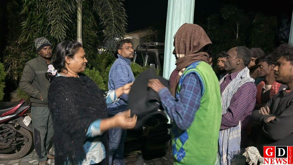 एवेरेट मिशन ट्रस्ट ने कुसमाडांगा में मजदूरों के बीच किया कंबल का वितरण। 7 img 20251124 wa00217999253141872610803