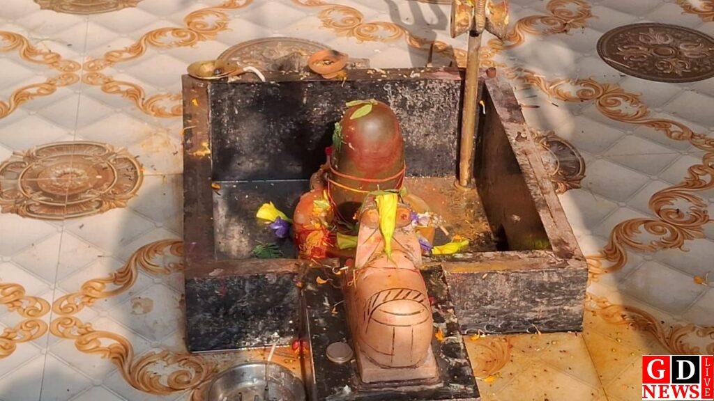 दिनदहाड़े दो मंदिरों में चोरी, पुलिस की सुस्ती से चोर बेखौफ। 13 img 20251124 wa00277536513515401099032