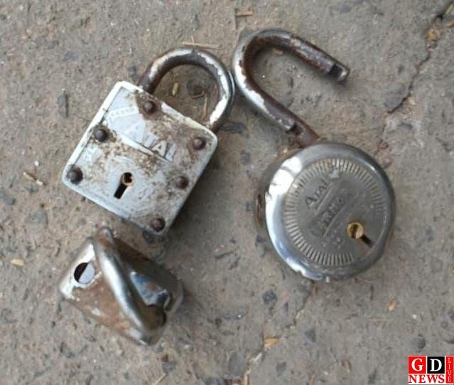 किराना दुकान में चोरी, नकद और सामान लेकर फरार चोर। 7 img 20251125 wa00208231104280981883065