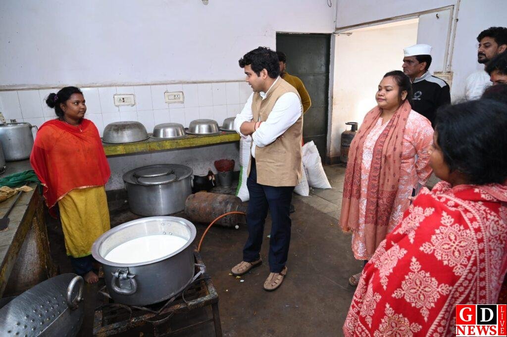 उपायुक्त ने दिलाई बाल विवाह मुक्त भारत की शपथ, शिक्षा और स्किल डेवलपमेंट को बताया बदलाव की असली ताकत। 1 img 20251127 wa00147013324862889567843