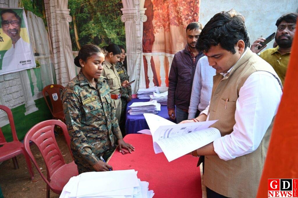 सेवा का अधिकार सप्ताह के तहत जिला भर में ‘आपकी योजना –आपकी सरकार –आपके द्वार’ शिविरों का सफल आयोजन। 13 img 20251127 wa00195232315755819329121