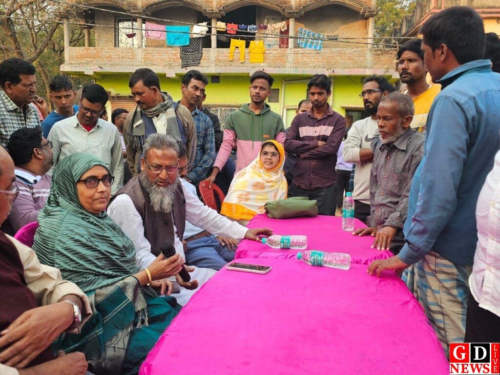 चेंगाडांगा पहुंचे विधायक निशात आलम, ग्रामीणों की समस्याएं सुनीं और एक्शन का निर्देश दिया 7 img 20251130 wa00291322803661797636402