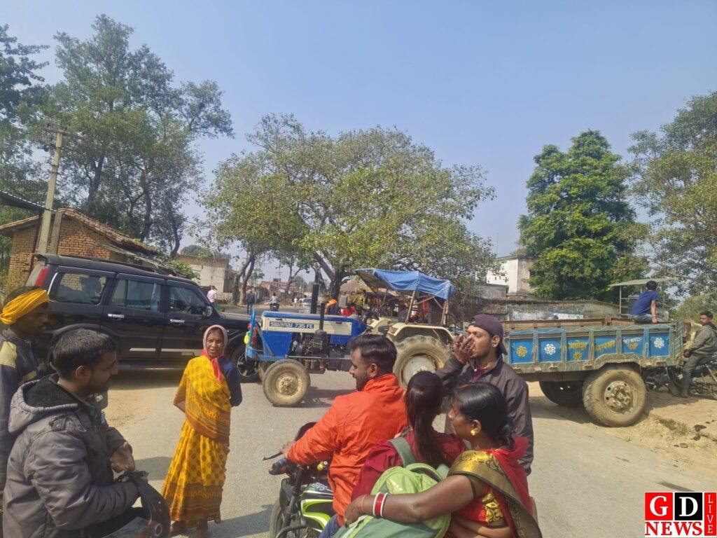 जागेश्वर बिहार थाना अंतर्गत ग्राम खाखंडा में जंगली हाथी ने एक महिला को कुचलकर मार डाला, घटना के विरोध में पूरे दिन बंद रहा ललपनिया-जागेश्वर मार्ग 15 img 20251117 1108126432360738723665591