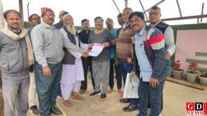 विधायक को शिक्षकों ने सौंपा ज्ञापन, एमएसीपी लागू करने की मांग तेज। 9 IMG 20251201 WA0053