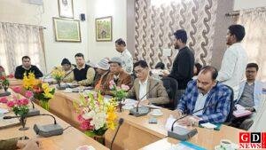 पाकुड़ परिसदन में विकास योजनाओं की समीक्षा बैठक, भवनों की हालत, मरम्मत और सुरक्षा इंतजामों पर फोकस। 6 IMG 20251222 WA0065