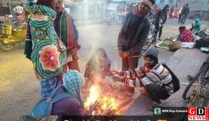 कड़ाके की ठंड से जनजीवन बेहाल, अलाव की कमी ने बढ़ाई परेशानी। 6 IMG 20251224 WA0032