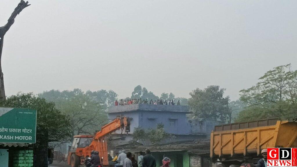 कुजू एवं घाटो थाना अंतर्गत बीते 24 घंटे के अंदर हाथियों का आतंक देखने को मिला, चार लोगों को कुचलकर मार डाला 12 fb img 17659699292865278703603822018350