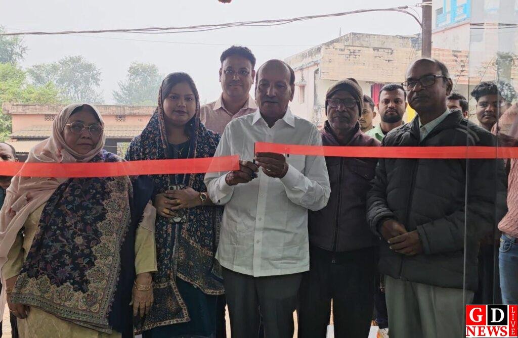 पाकुड़ में खुला केएन एंटरप्राइज इलेक्ट्रॉनिक्स स्टोर, निसार अहमद ने फिता काटकर किया उद्घाटन 8 img 20251201 wa00334402279796577059170