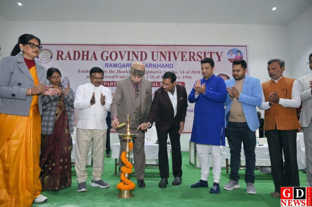 राधा गोविन्द विश्वविद्यालय के विधि विभाग द्वारा एक राष्ट्र, एक चुनाव विषय पर संगोष्ठी का भव्य आयोजन हुआ 8 img 20251203 wa01312380808190169655690