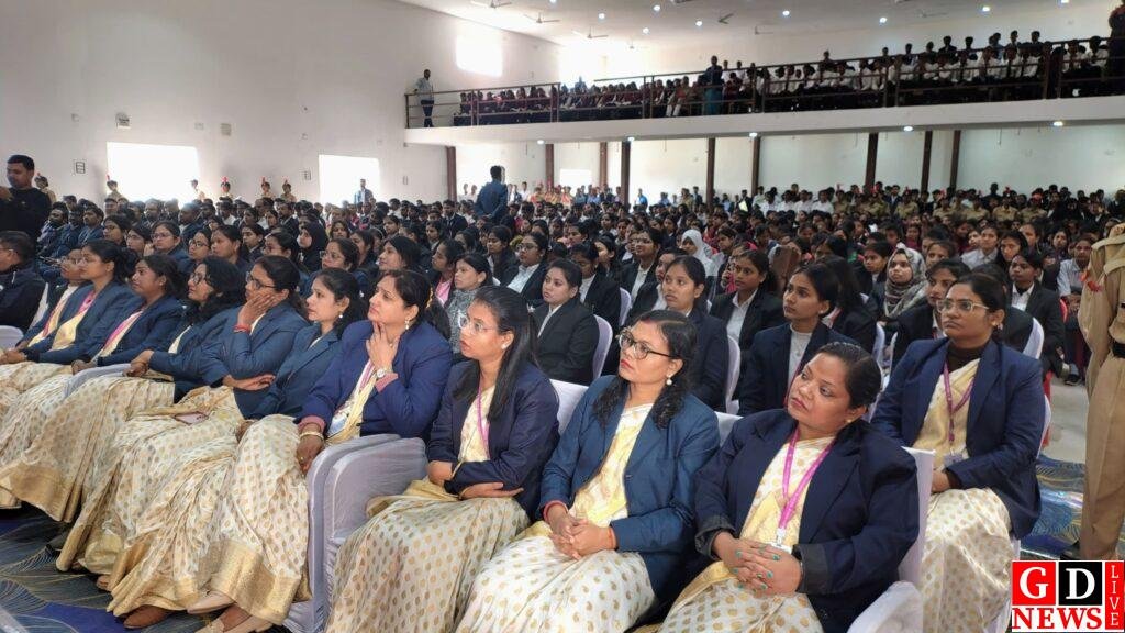 राधा गोविन्द विश्वविद्यालय के विधि विभाग द्वारा एक राष्ट्र, एक चुनाव विषय पर संगोष्ठी का भव्य आयोजन हुआ 12 img 20251203 wa01451247796002771583180