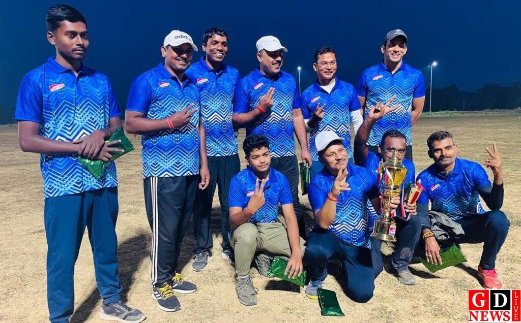 पुलिस केंद्र में एसडीपीओ रेड बनाम ब्लू का क्रिकेट रोमांच, महेशपुर टीम ने मारी बाजी 7 img 20251206 wa0033700671605884116063