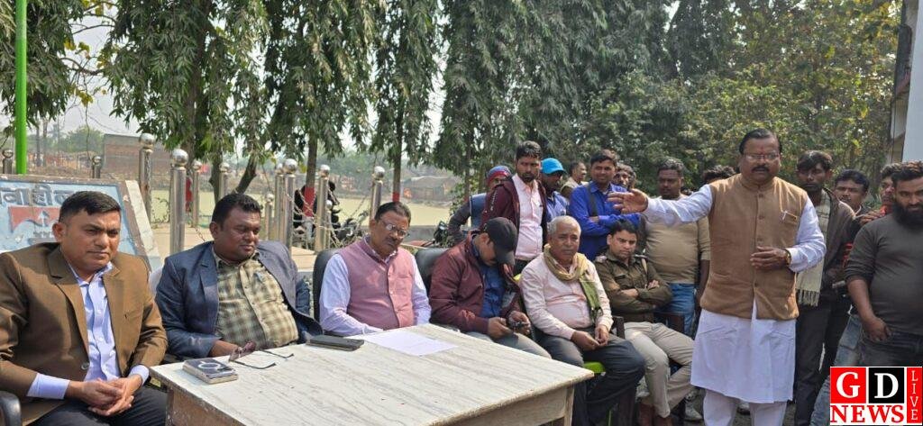 ऑटो-टोटो संचालन को लेकर प्रशासन की महत्वपूर्ण बैठक संपन्न। 7 img 20251211 wa00138090007734931640558