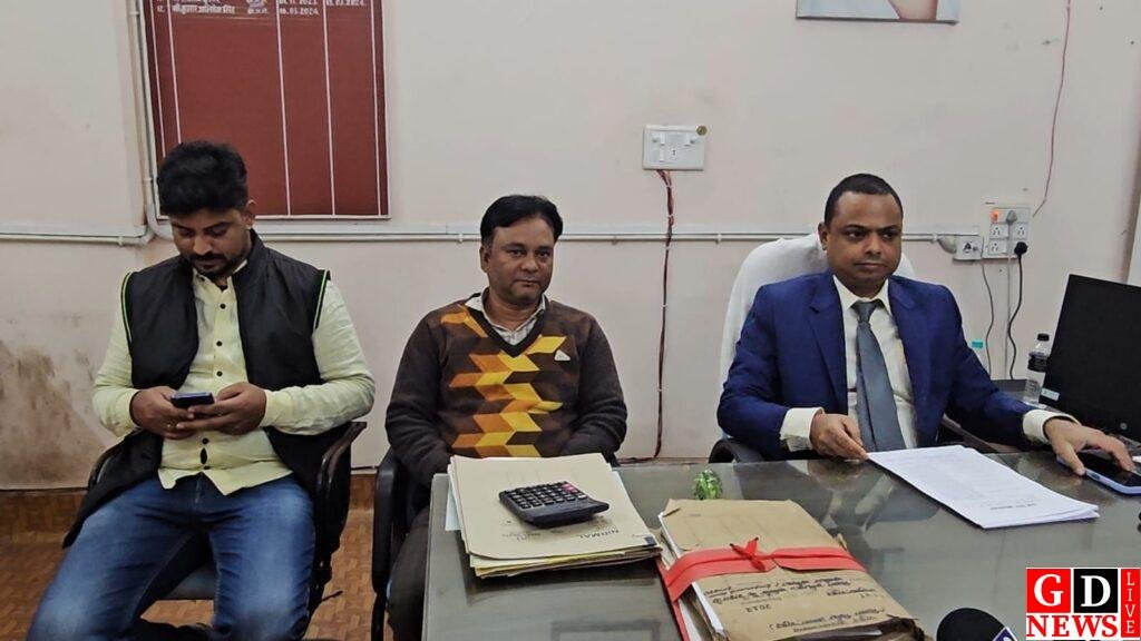 15 दिसंबर से पाकुड़ में शुरू होगी धान अधिप्राप्ति, 19 केंद्रों पर पहुंची तैयारी; किसानों को 48 घंटे से 7 दिनों में मिलेगी एकमुश्त राशि 7 img 20251212 wa00086385973073636818582