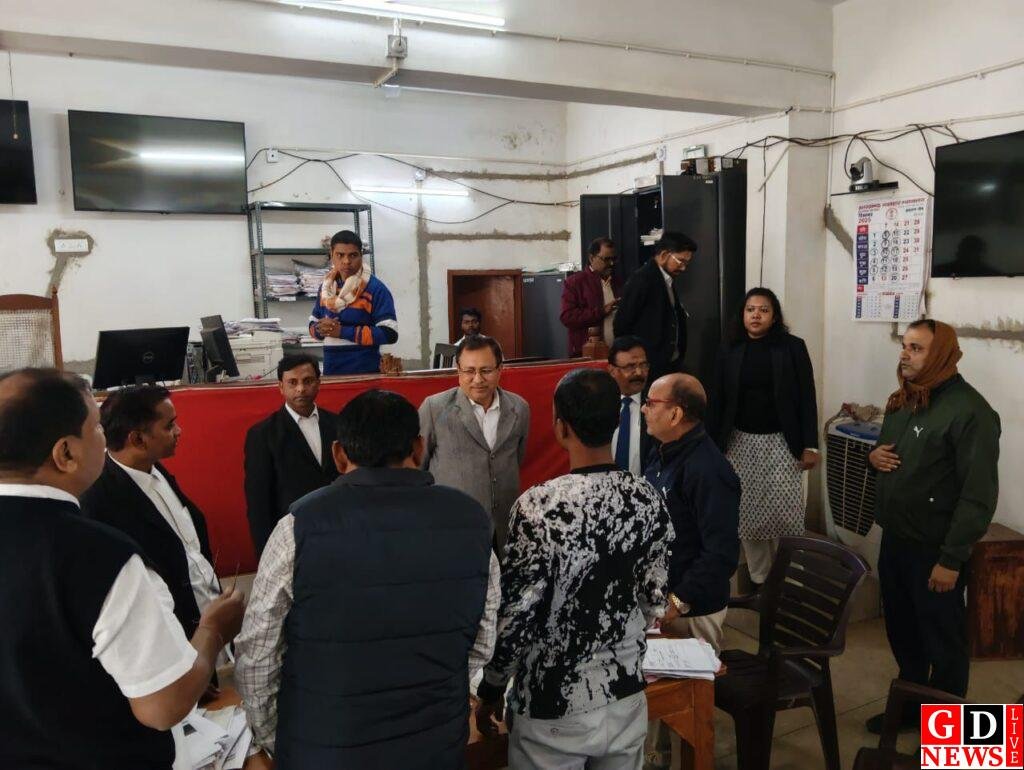 झारखंड के सभी जिलों में ऑनलाइन राष्ट्रीय लोक अदालतों का उद्घाटन, 30 करोड़ से अधिक का समझौता 7 img 20251213 wa00394442048702689631100