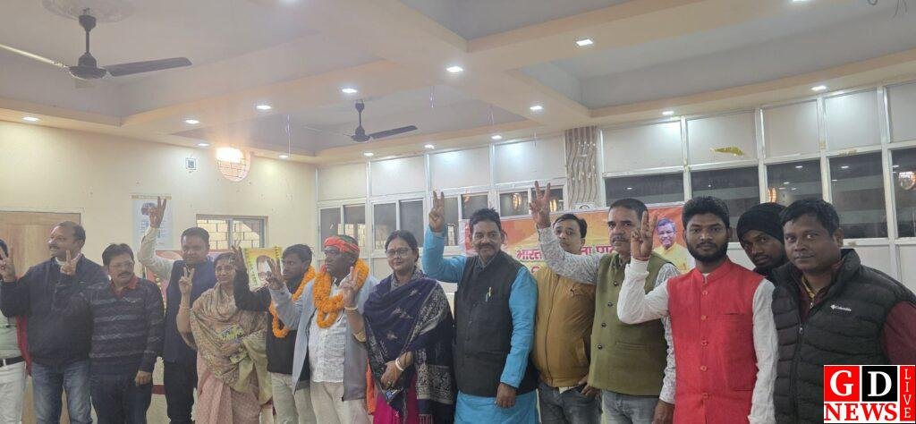 भाजपा पाकुड़ में संगठनात्मक मजबूती का संदेश, लिट्टीपाड़ा और बिरकिटी मंडल अध्यक्ष सर्वसम्मति से चयनित। 7 img 20251214 wa0008982504077242201333