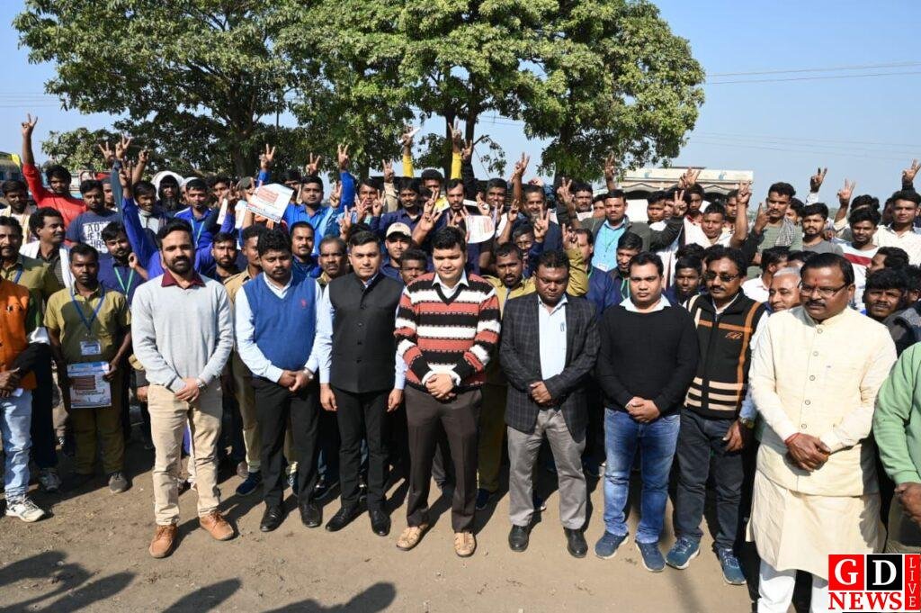 जिला प्रशासन की पहल से जनता को राहत, जाममुक्त पाकुड़ की ओर बड़ा कदम। 7 img 20251214 wa00131690987454590449721