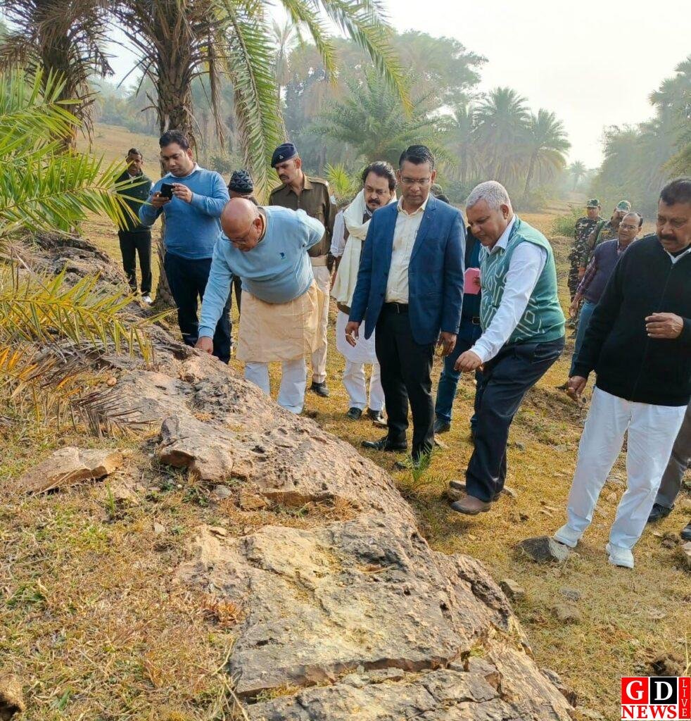 प्राचीन जीवाश्मों पर विधानसभा समिति की नजर, सरयू राय ने बरमसिया-सोनाजोड़ी का किया निरीक्षण 7 img 20251219 wa00171342004197441014984