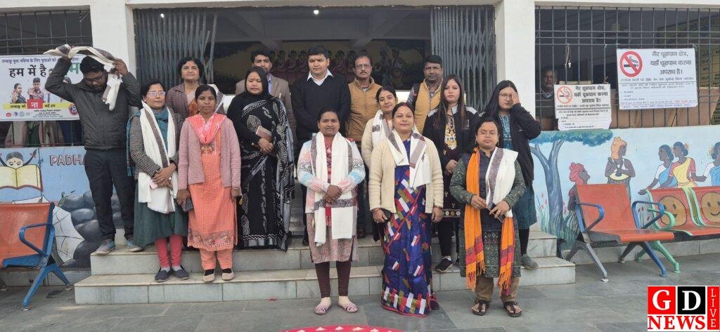 पाकुड़ में शिक्षा सुधार की पहल तेज, स्कूलों में पहुंचे डीसी, अभिभावकों से संवाद, बुनियादी सुविधाओं के विकास के निर्देश। 7 img 20251222 wa00687766337823300590525