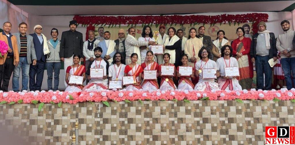 जिला व प्रमंडल स्तरीय युवा महोत्सव का हुआ समापन।<br>जनता शिवरात्रि महाविद्यालय परिसर में आयोजित हुआ कार्यक्रम। 7 img 20251224 wa00007390259028960396657