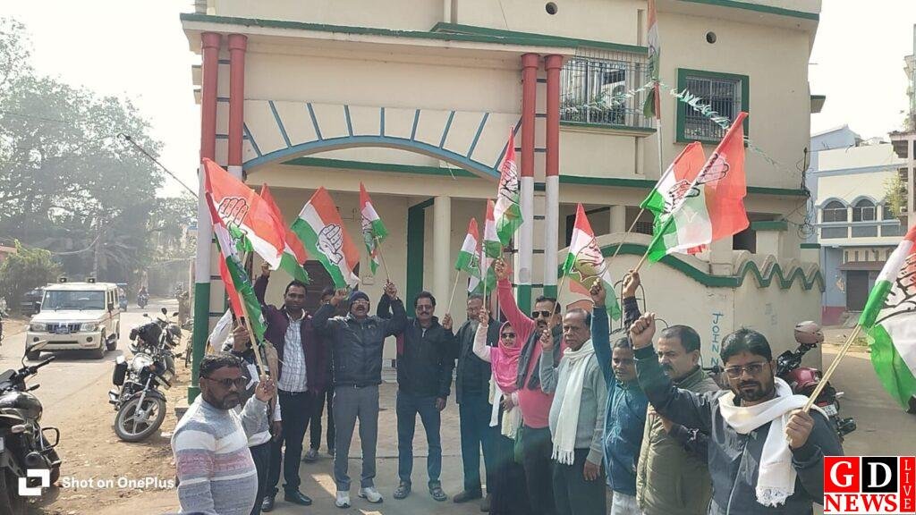 पेसा उत्सव में कांग्रेस का जश्न, सरकार के फैसले का किया स्वागत, समर्थन के नारे गूंजे। 7 img 20251225 wa01307150553913222986628