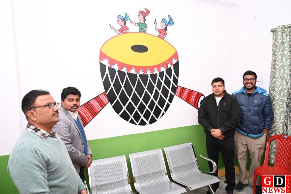 पाकुड़ में प्रशासन हुआ और ज्यादा पीपुल-फ्रेंडली, डीसी ने मंईया कक्ष व हेल्प डेस्क का किया शुभारंभ। 7 img 20251225 wa0142227470874124384236