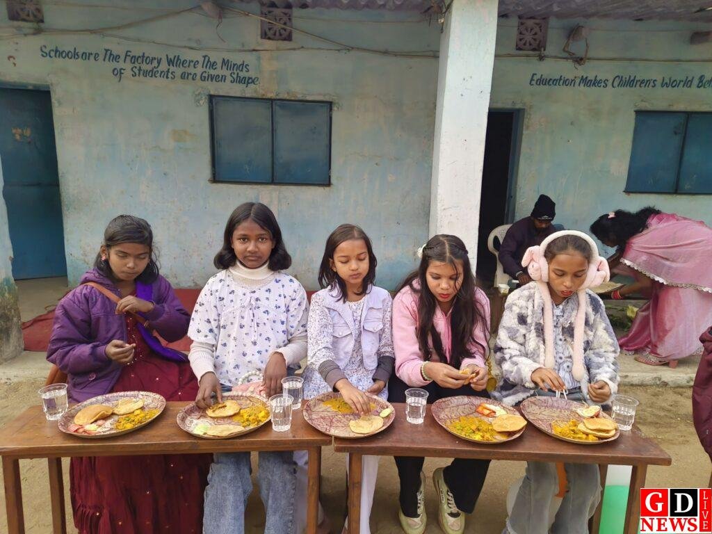 सेंट मैथ्यू स्कूल, ललपनिया में धूमधाम के साथ मनाई गई वार्षिक पिकनिक 14 img 20251220 1512305464059045135837748