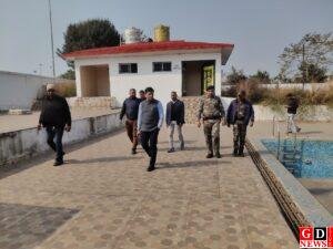 उप विकास आयुक्त आशीष अग्रवाल द्वारा छत्तरमांडू में नवनिर्मित स्विमिंग पूल का निरीक्षण 2 IMG 20260117 WA0125